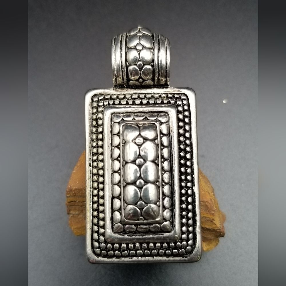 Archaic victorian baguette necklace pendant. P119